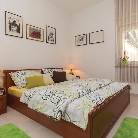Snjezana Apartman *